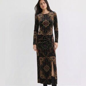 LOFT ornamental velvet ruched Long Sleeve midi Dress with split. Size 8. NWOT.